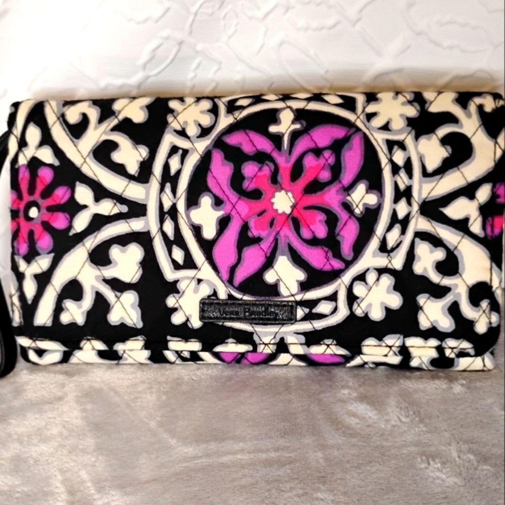 USED Vera Bradley Wristlet Wallet Crossbody